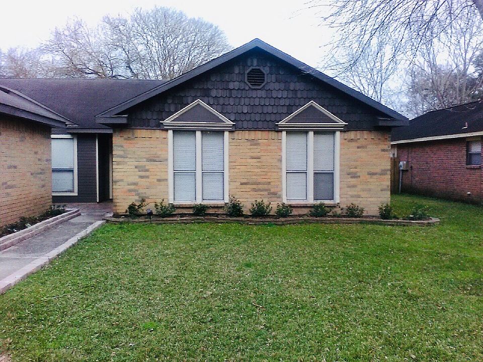 2nd image of 528 Country Ln