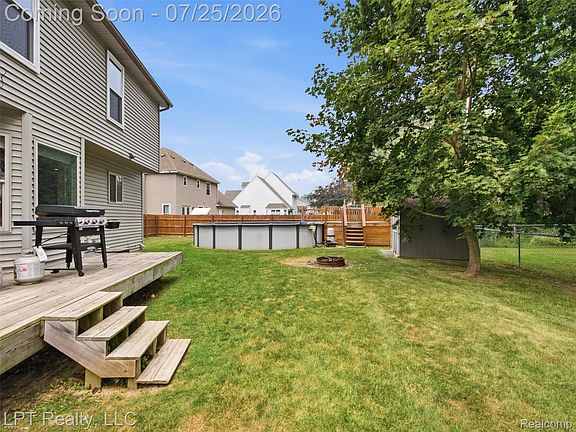 3rd image of 2347 Meadowlane Ct