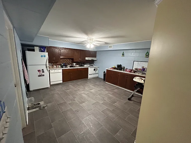 230 Summer Tree Ct #B — Photo 9