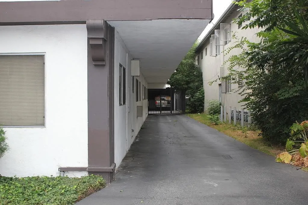 1 bed, 650 sqft, $1,950 — Photo 3