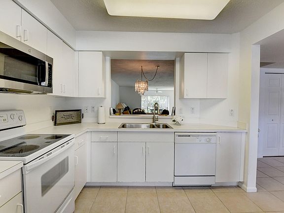 4th image of 5874 Crystal Shores Drive #203