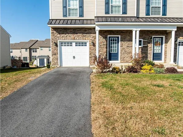 1434 Black Forest Dr S, Allentown, PA 18104