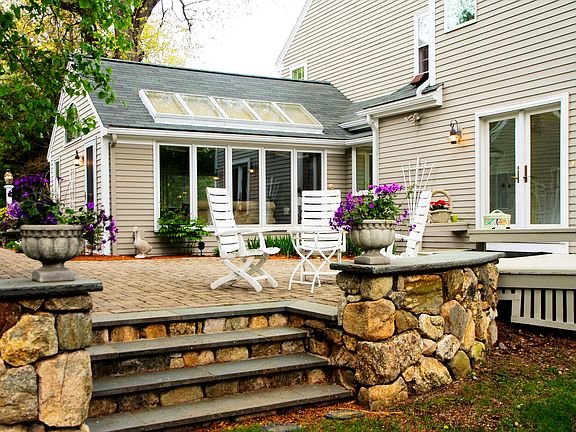 5th image of 28 Derby Ln