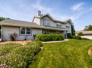 N97W16885 Navajo Dr, Germantown, WI 53022