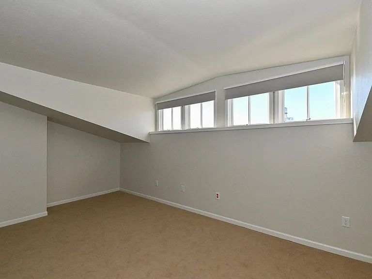 408 S 3rd St — Photo 15