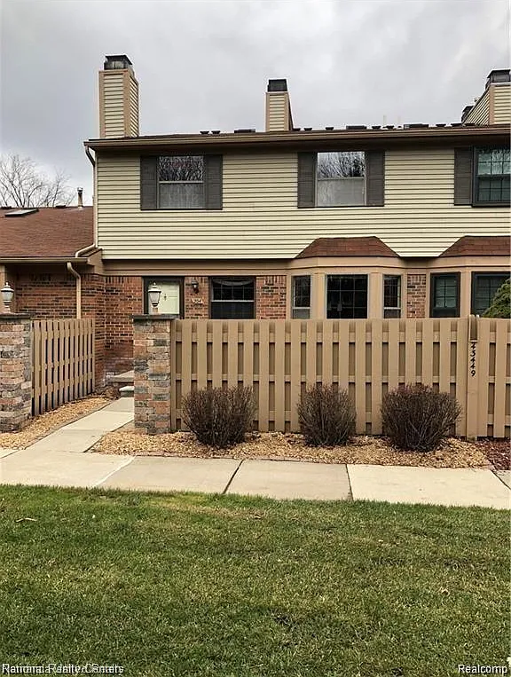2 bed, 1.5 bath, 1337 sqft, $1,800 — Photo 1