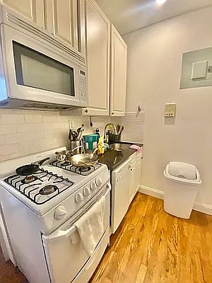 5th image of 512 E 80th St APT 25