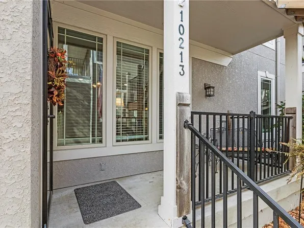 10213 Beverly Dr, Overland Park, KS 66207