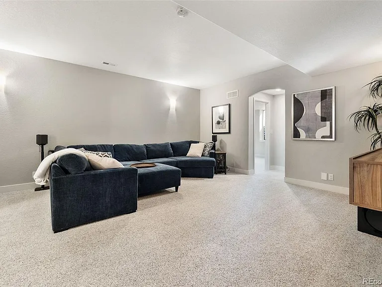 20551 Beekman Pl — Photo 22