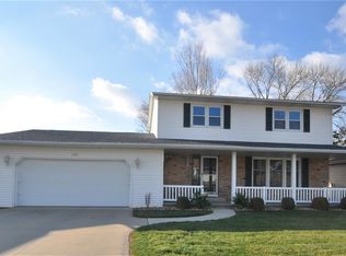 142 31st St NW, Cedar Rapids, IA 52405