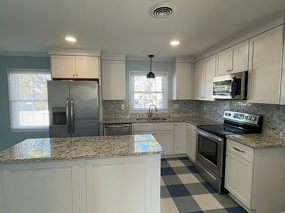 2nd image of 224 Stonewall Rd