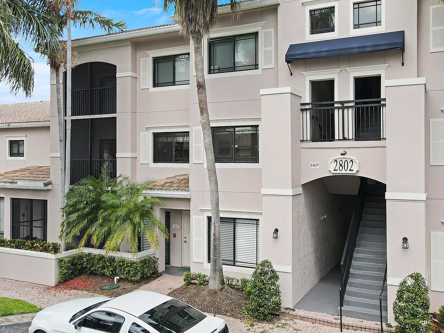 2 bed, 2.0 bath, 1092 sqft, $3,500 — Photo 1