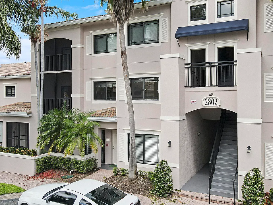 2802 Sarento Pl #204