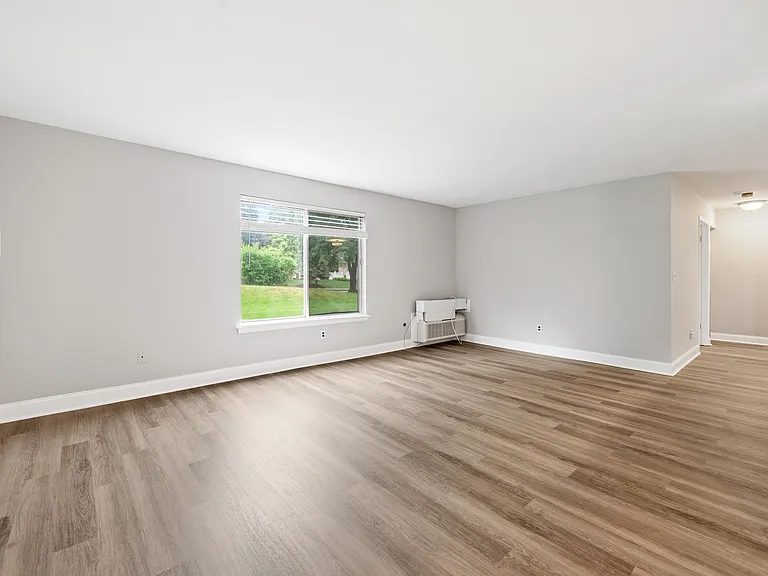 111 Aimwick Ct — Photo 5