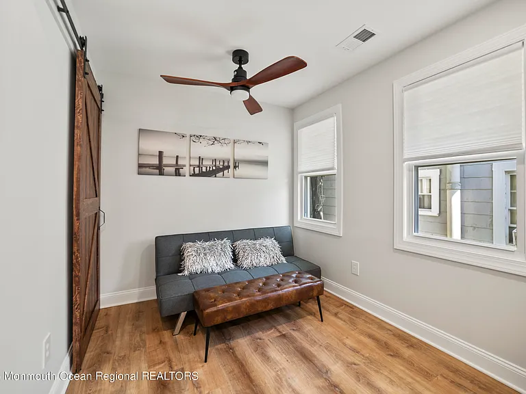 110 11th Ave #REAR EAST — Photo 9