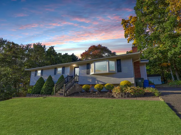 17 Rowland Drive, Prospect, CT 06712