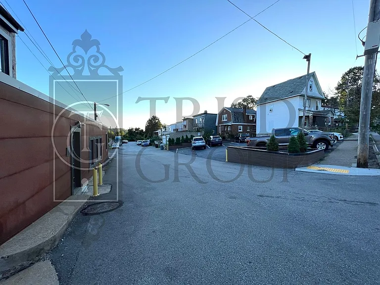 160 Southern Ave — Photo 54