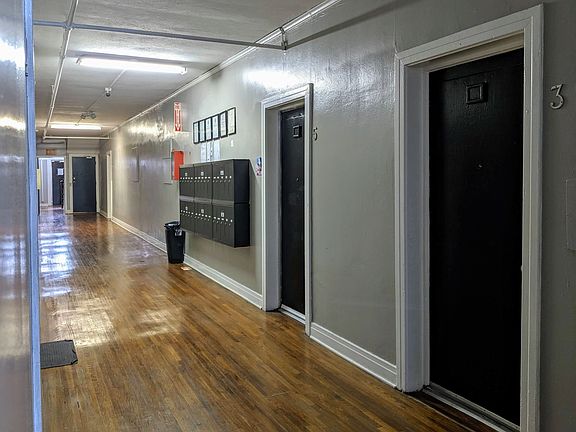 3rd image of 220 S Catalina St #37