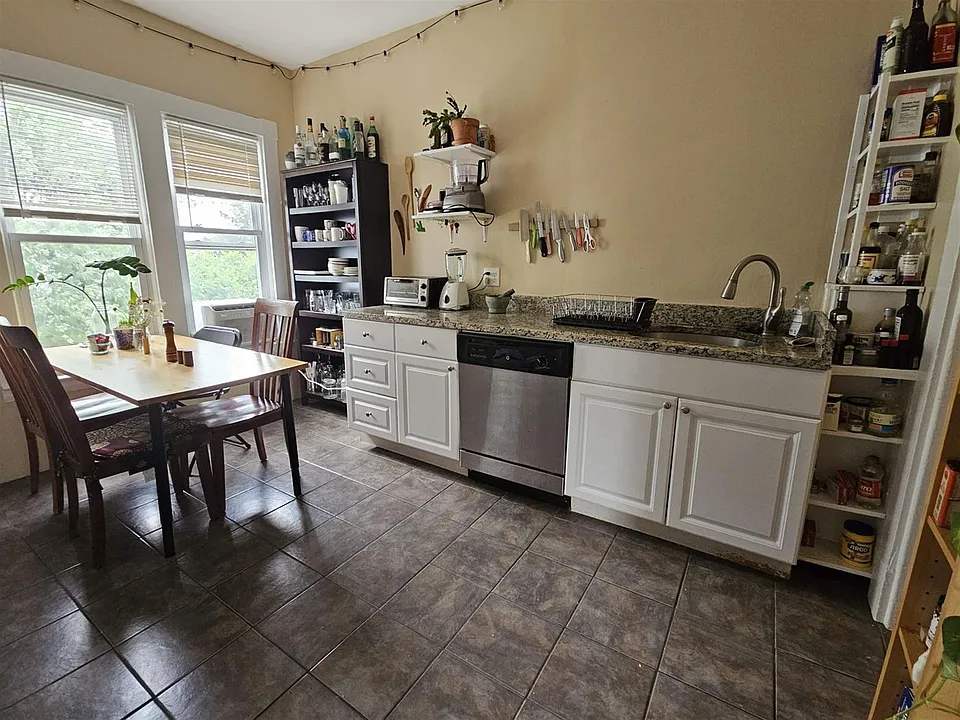24 Linden Ave #2
