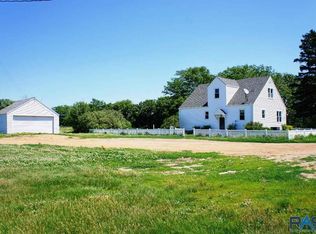 27565 433rd Ave, Freeman, SD 57029