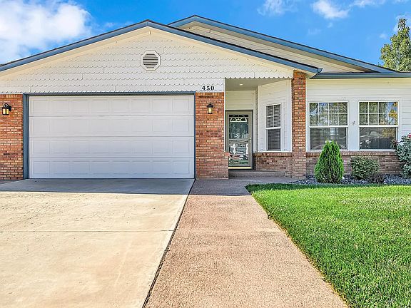 2nd image of 450 Phyllis Dr #450