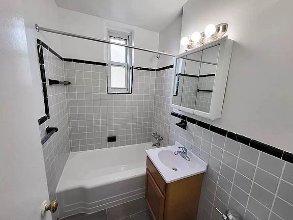 4th image of 5505 Woodside Ave APT 321