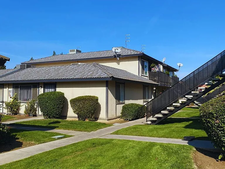 Princeton Place Apartments — Photo 15