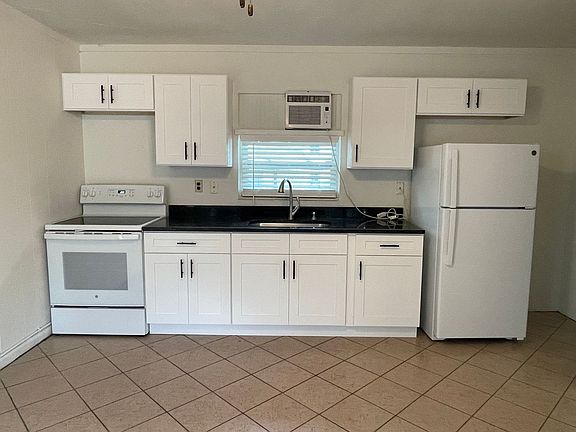 2nd image of 216 Orangeview Ln APT 8
