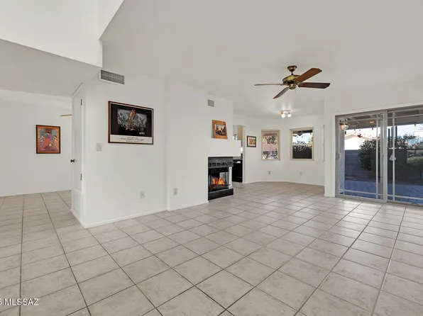 9516 N Blackbird Pl, Tucson, AZ 85742