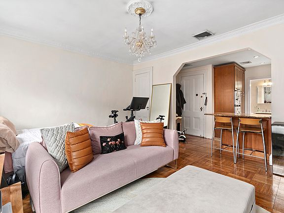 3rd image of 25 W 9th St APT 4