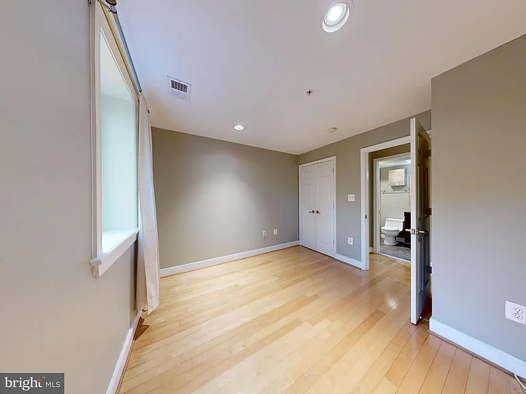 6 Rhode Island Ave NW #2 — Photo 11