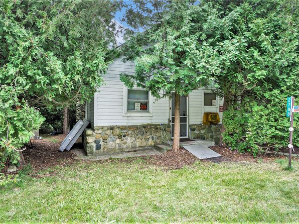 2788 N West Bay Shore Dr, Suttons Bay, MI 49682