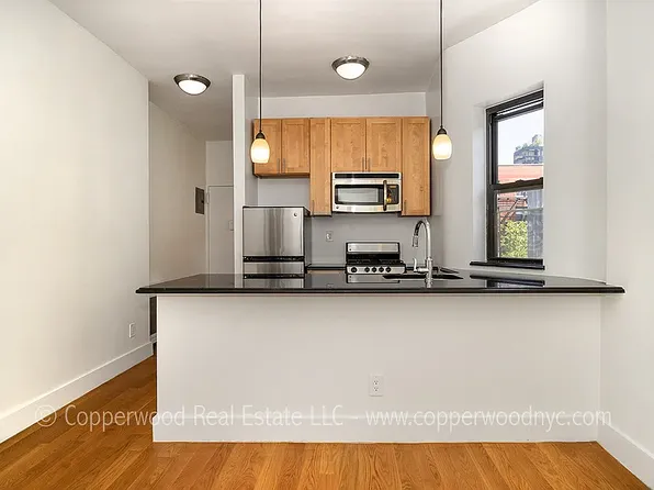 234 E 83rd St APT 4C, New York, NY 10028