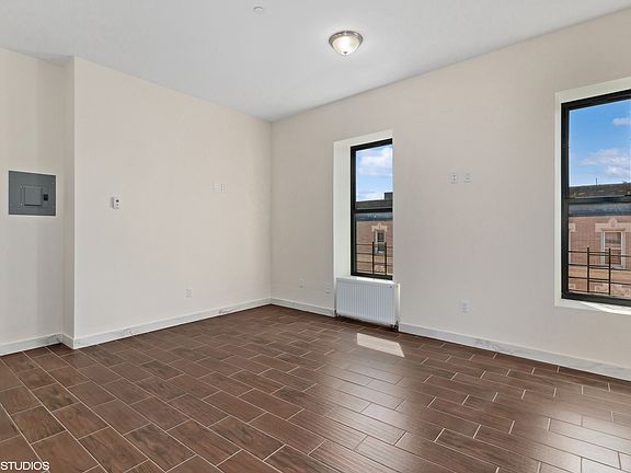 3rd image of 311 Saint Anns Ave APT 3A