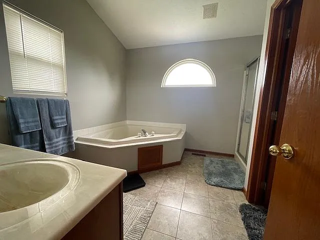 463 Cambridge Dr — Photo 11