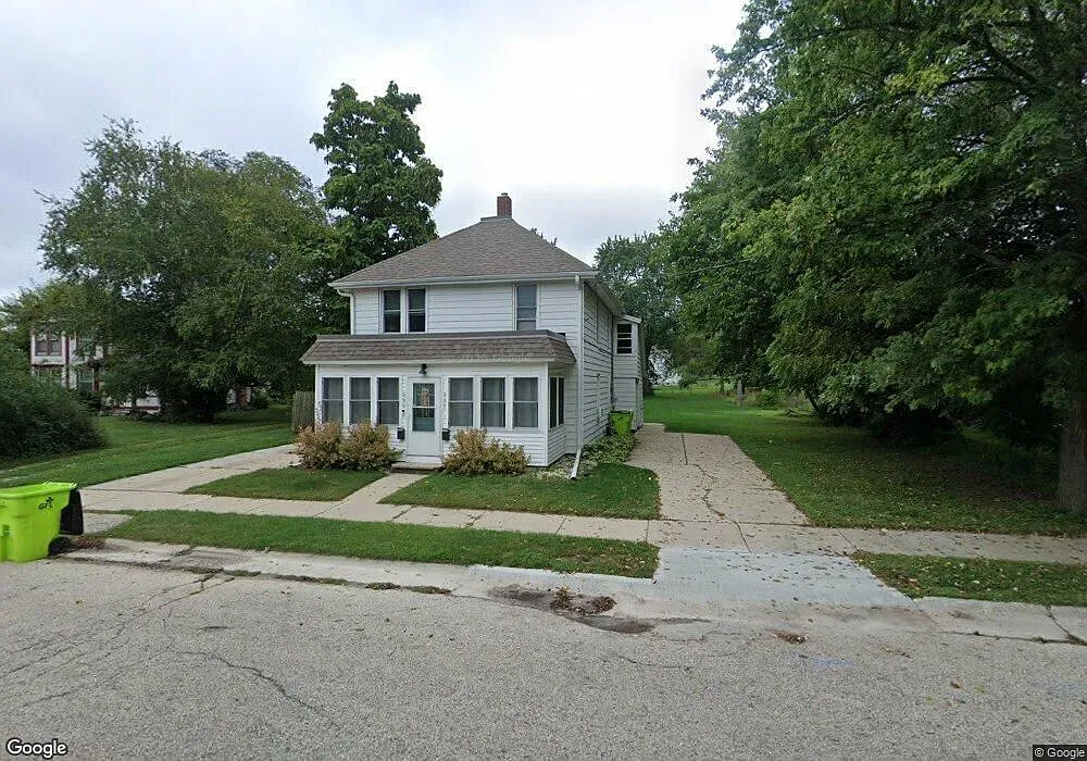 3 bed, 1.0 bath, 1100 sqft, $1,595 — Photo 1