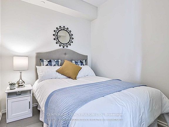 5th image of 70 Temperance St #4007