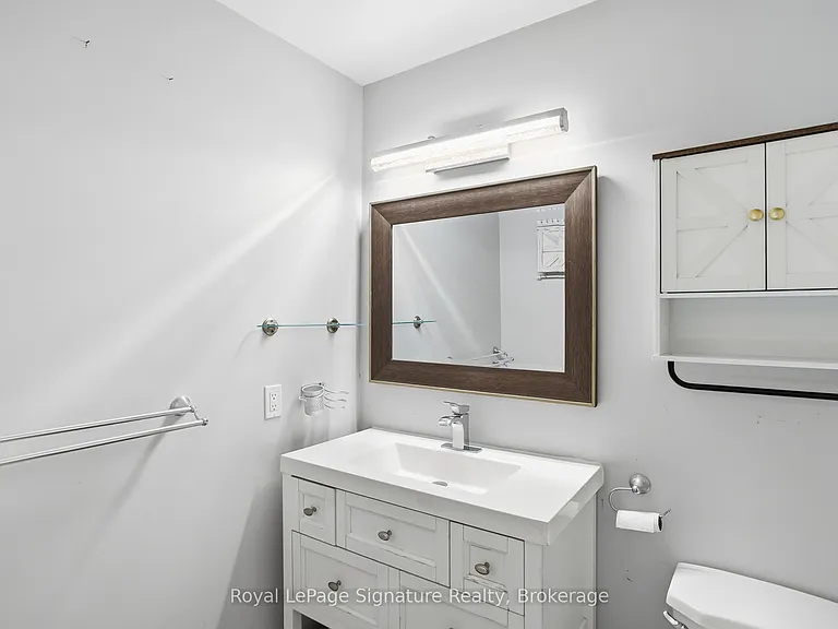 585 Oxbow Cres — Photo 19