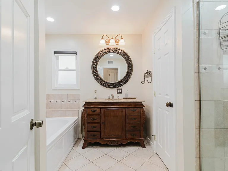 13405 Tiara St — Photo 41