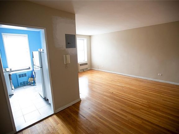 4th image of 2525 W 2nd St APT 3K
