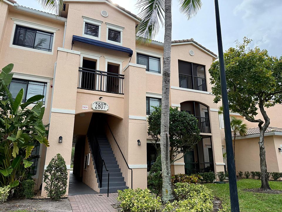 1st image of 2807 Veronia Drive #202