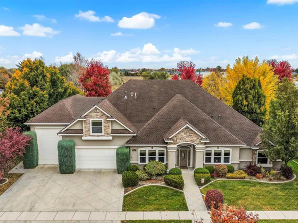 4982 W Grey Towers Dr, Meridian, ID 83642