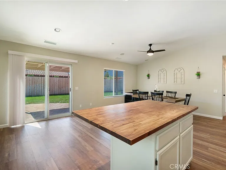 25349 Silverwood Ln — Photo 17