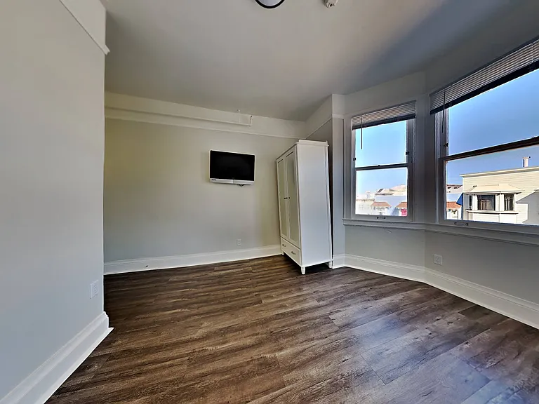 1499 California St. — Photo 7