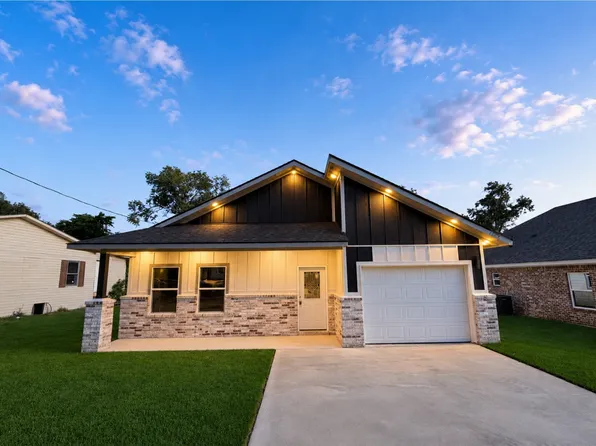 1124 Jones St, Greenville, TX 75401