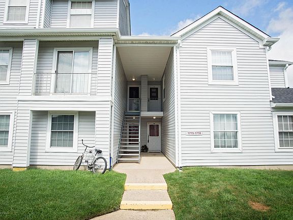 2nd image of 1716 Waters Edge Dr