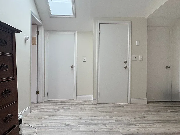 8 Bridge St #3 — Photo 2