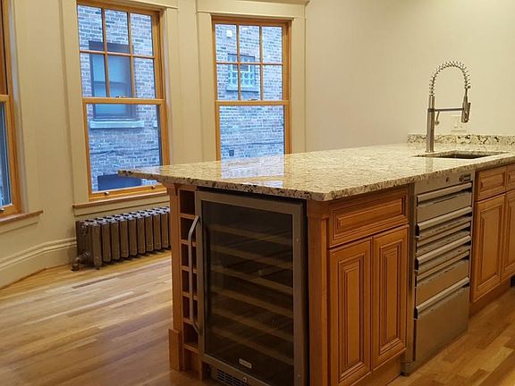 4th image of 1396 Amherst St APT 1