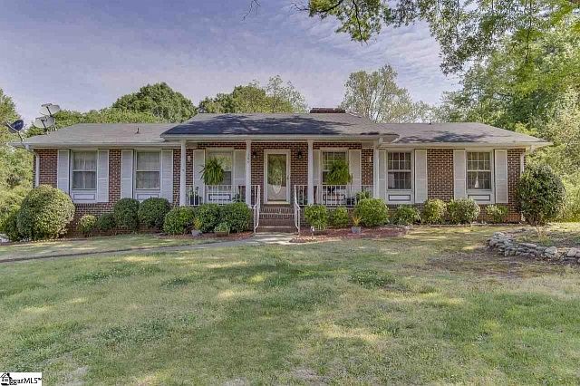 1st image of 204 Imperial Dr