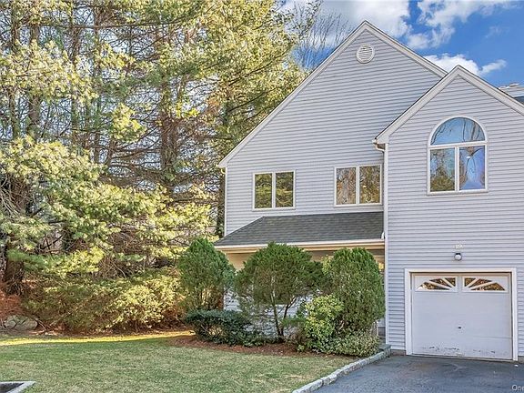 3rd image of 19 Larissa Ln